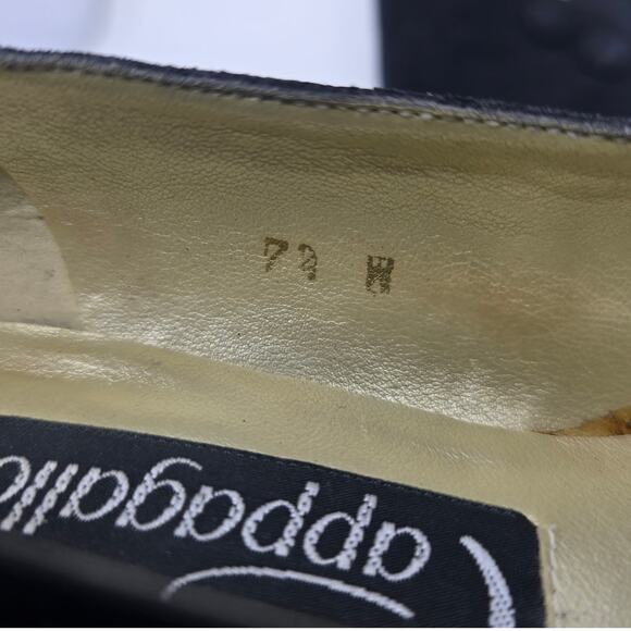 Cappagallo Suede Button Loafers Pointed Toes WMNS US Size 7W VTG Black Shoes - Picture 7 of 7